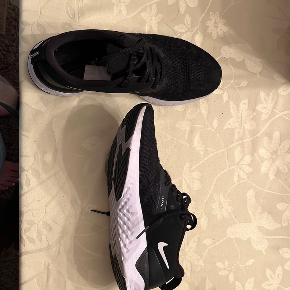 Nike Odyssey 7-1/2